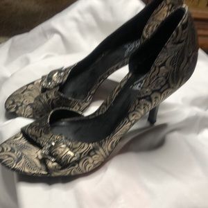 Carlos Santana (Priceless) Heels. Classic, Datenite, NightOut, PartyRead…